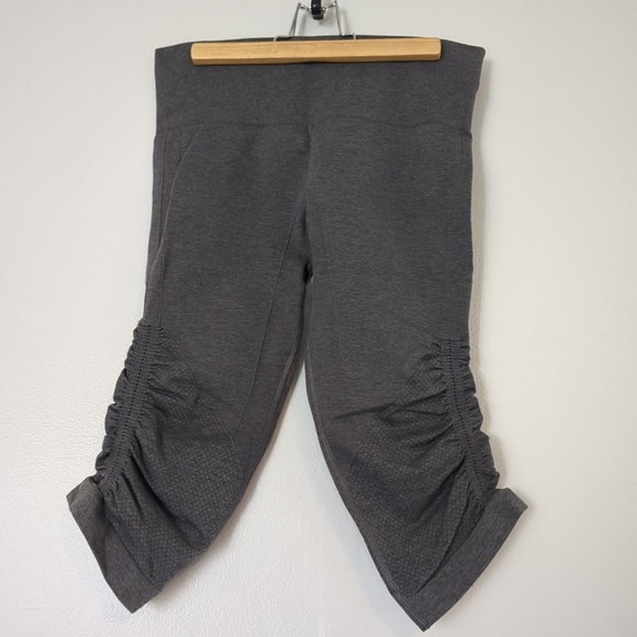 Lululemon In The Flow Leggings Womens Size 26 Heathered Gray Athletic Leisure - Picture 1 of 5